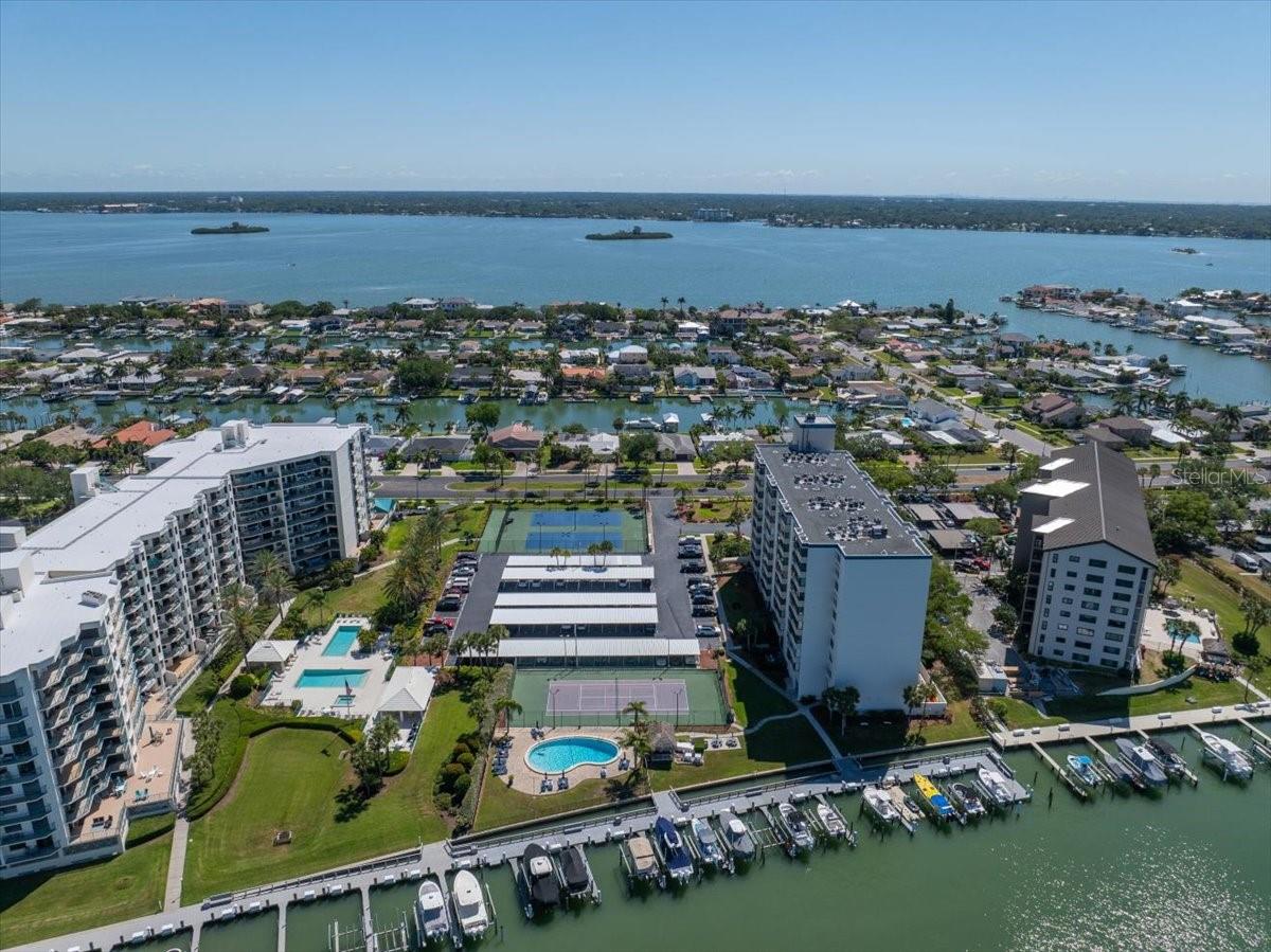 660 ISLAND WAY #301, CLEARWATER BEACH, FL — photo 38