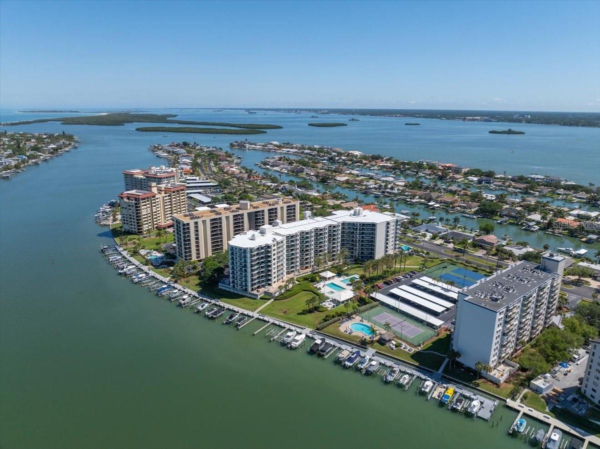 660 ISLAND WAY #301, CLEARWATER BEACH, FL — photo 39