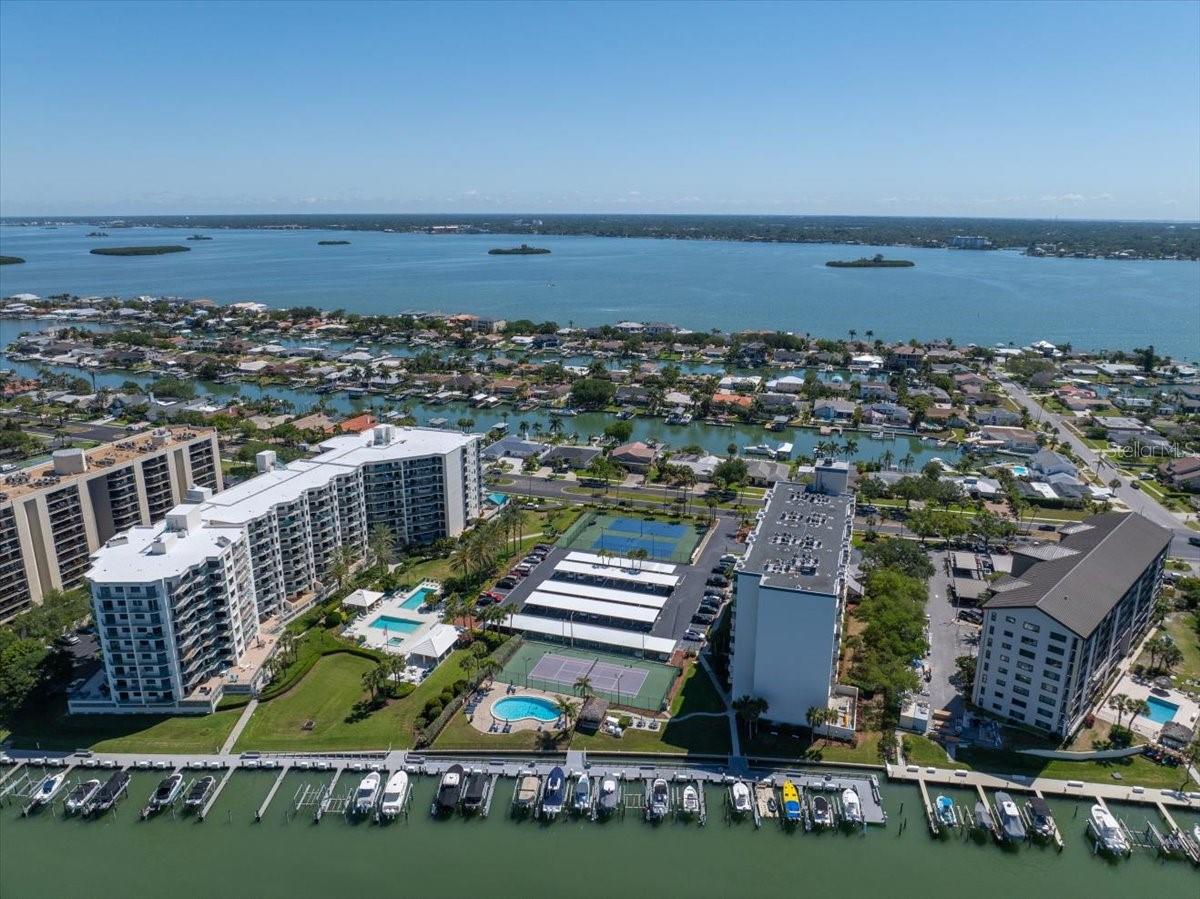 660 ISLAND WAY #301, CLEARWATER BEACH, FL — photo 40