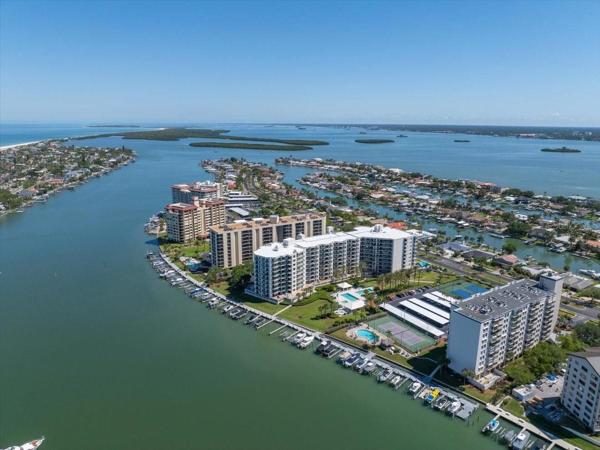 660 ISLAND WAY #301, CLEARWATER BEACH, FL — photo 42