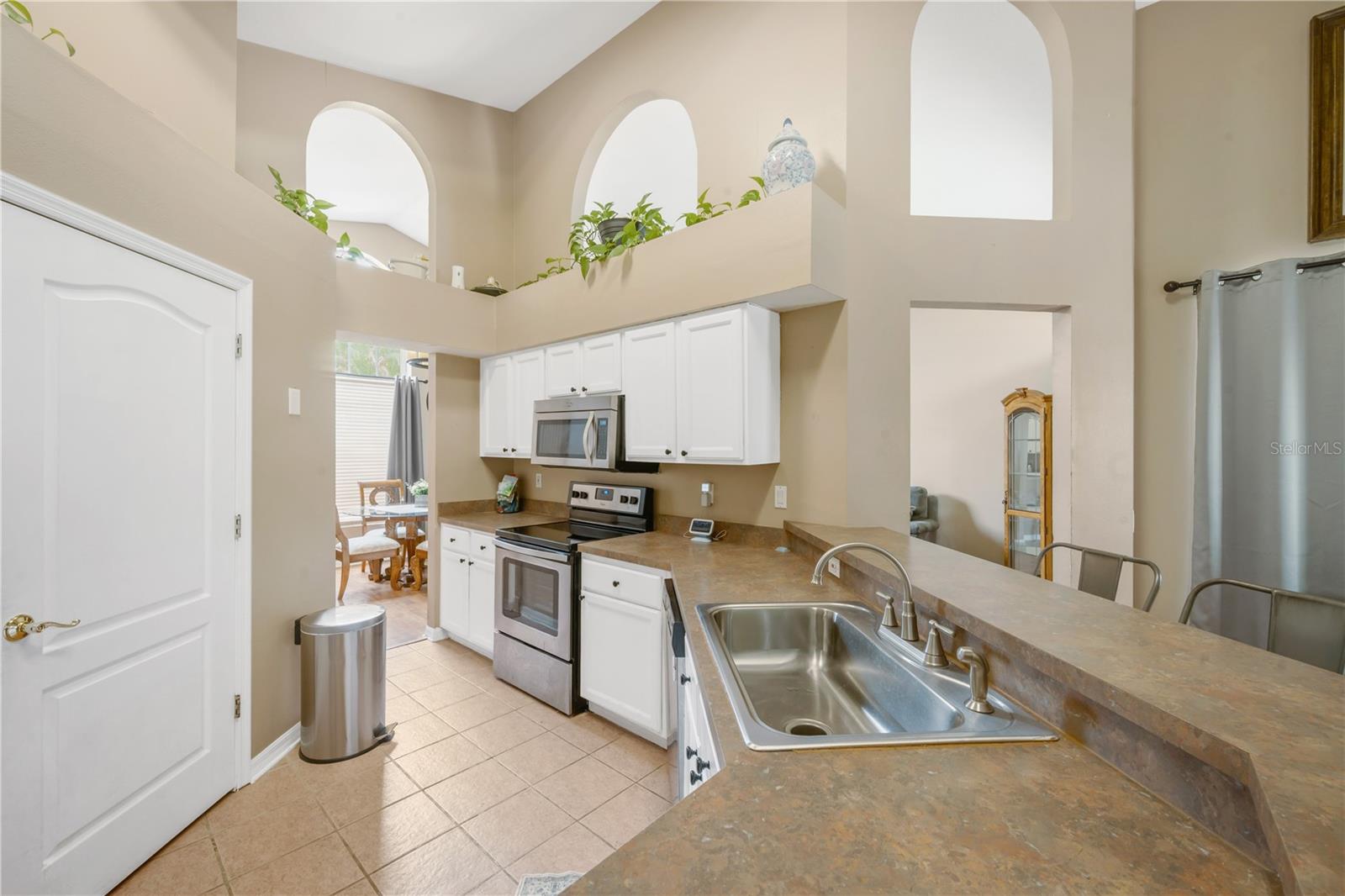18140 PALM BREEZE DR, TAMPA, FL — photo 27