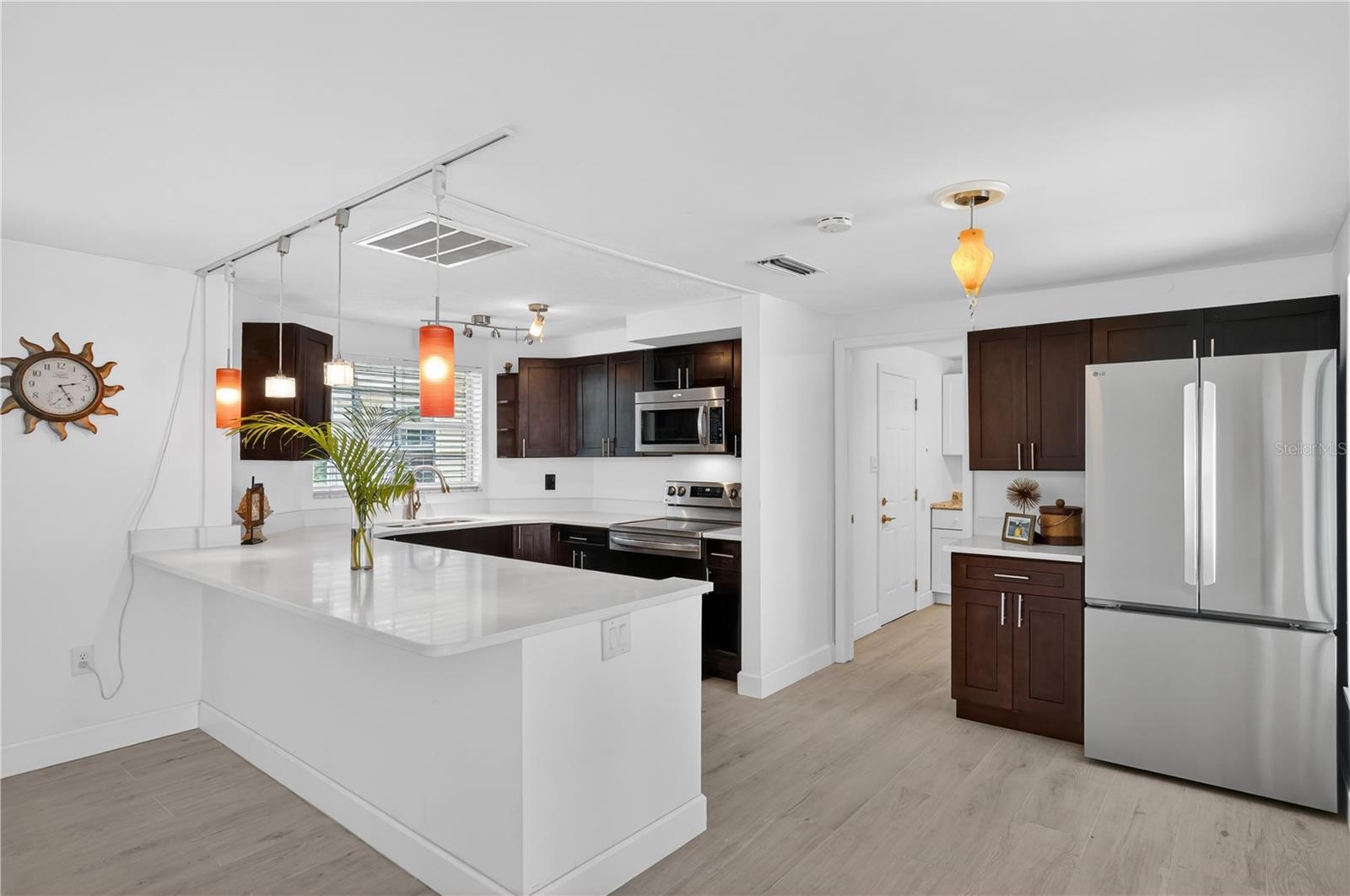 2403 VERMONT AVE E, BRADENTON, FL — photo 8