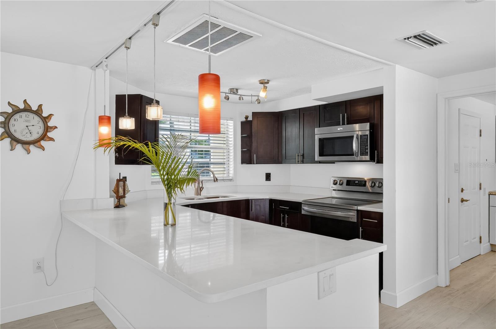 2403 VERMONT AVE E, BRADENTON, FL — photo 9