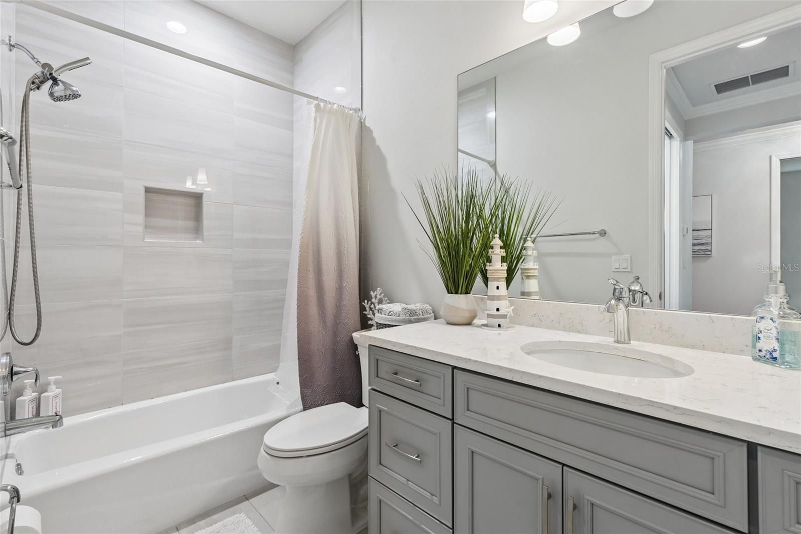 121 COLEBROOK CT, VENICE, FL — photo 18