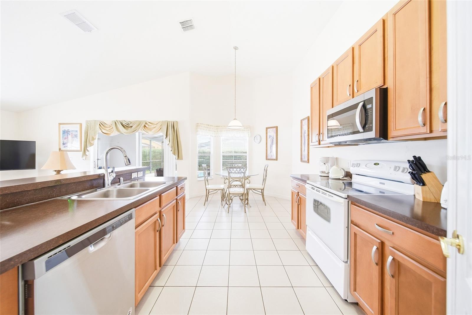 723 OLD BRIDGE CIR, DAVENPORT, FL — photo 4