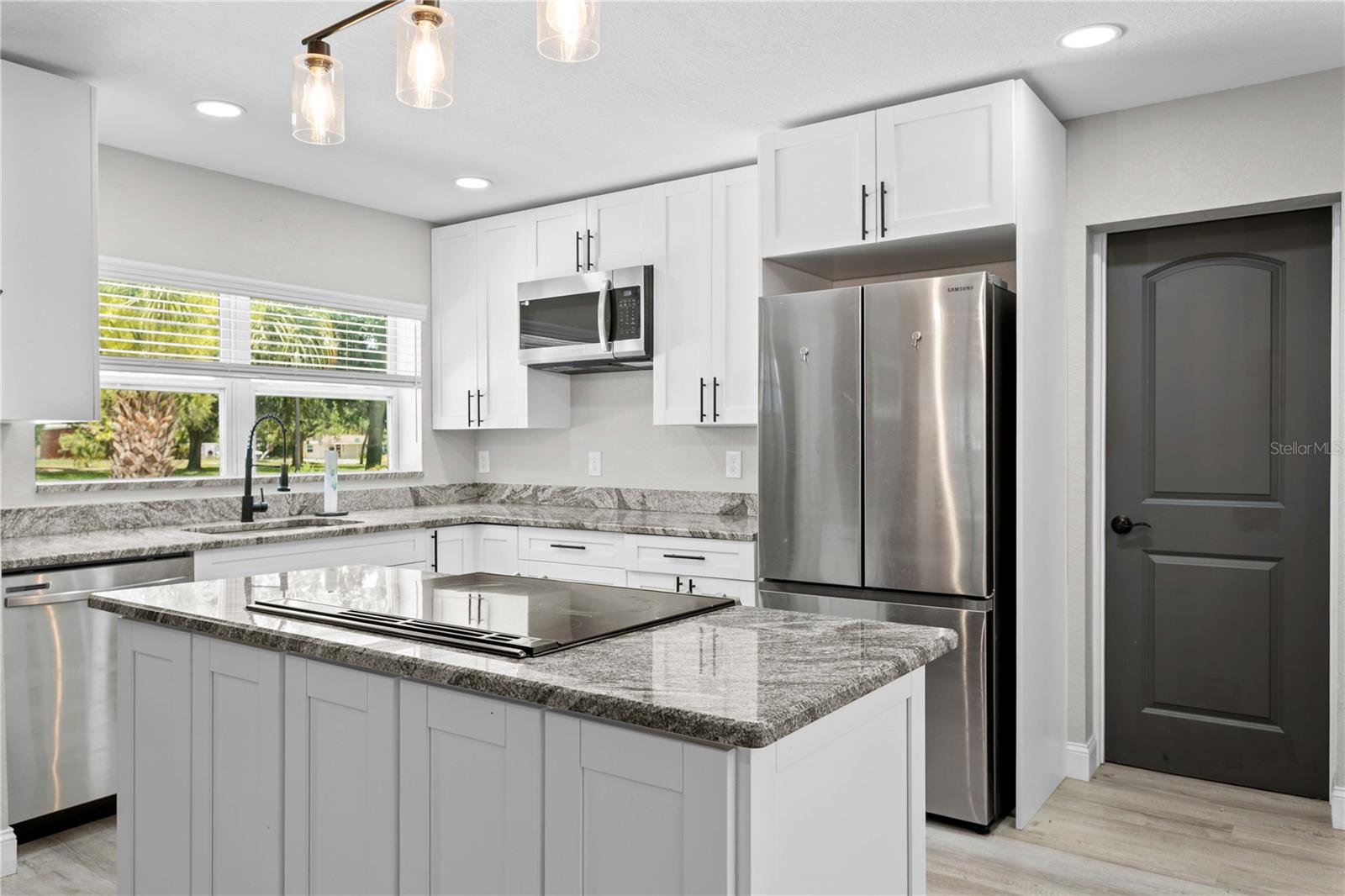 520 LAKE MAGGIORE BLVD S, ST PETERSBURG, FL — photo 9