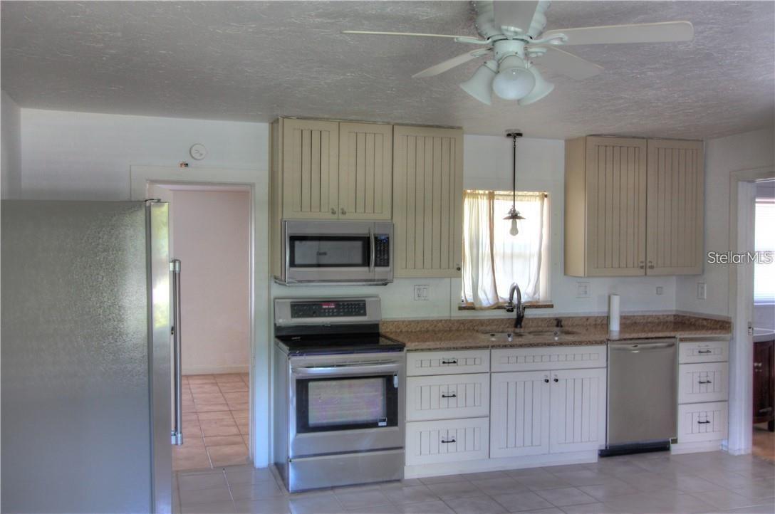 613 SHORE RD, NOKOMIS, FL — photo 2