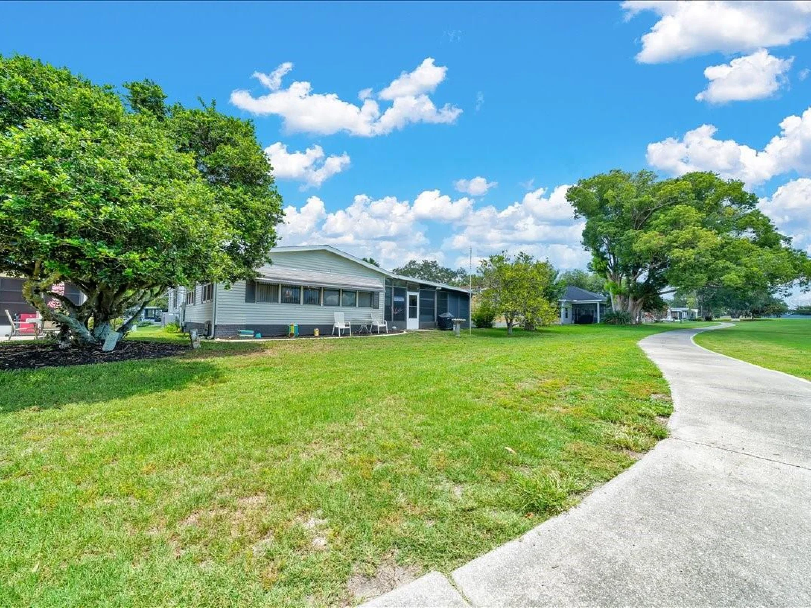 926 SAINT ANDREWS BLVD, LADY LAKE, FL — photo 41
