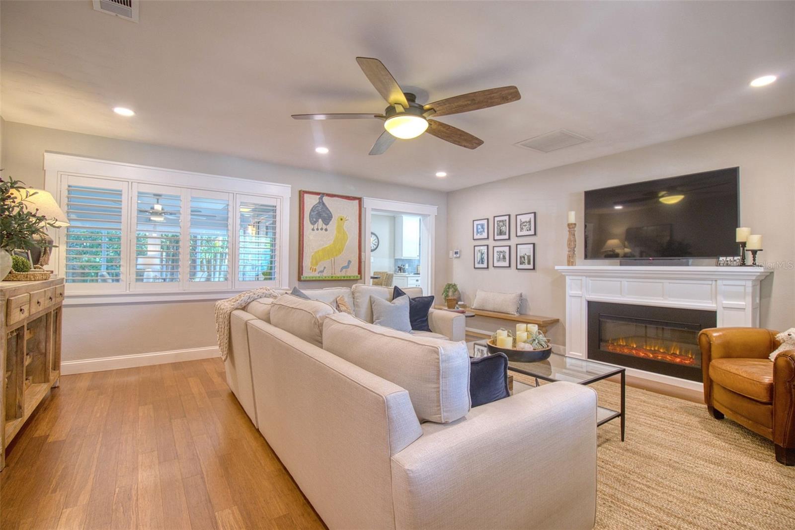 128 EDGEWATER TER, DUNEDIN, FL — photo 8