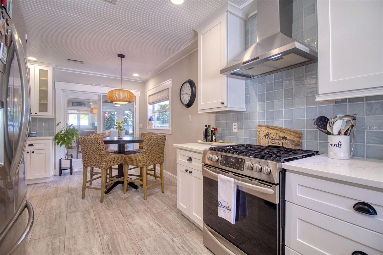 128 EDGEWATER TER, DUNEDIN, FL — photo 19