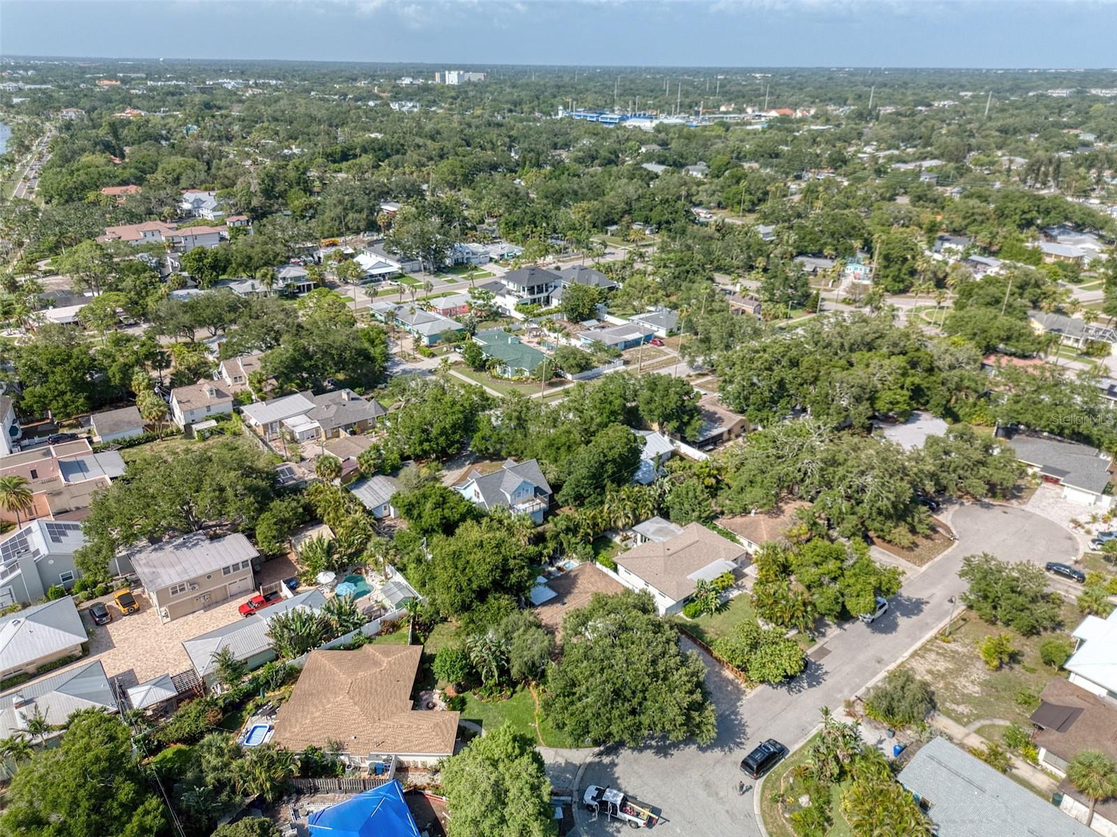 128 EDGEWATER TER, DUNEDIN, FL — photo 50