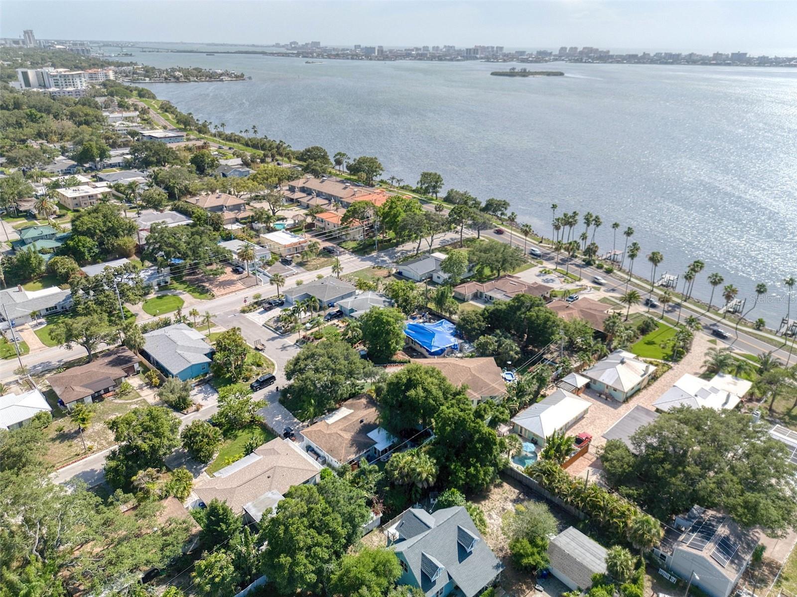128 EDGEWATER TER, DUNEDIN, FL — photo 52
