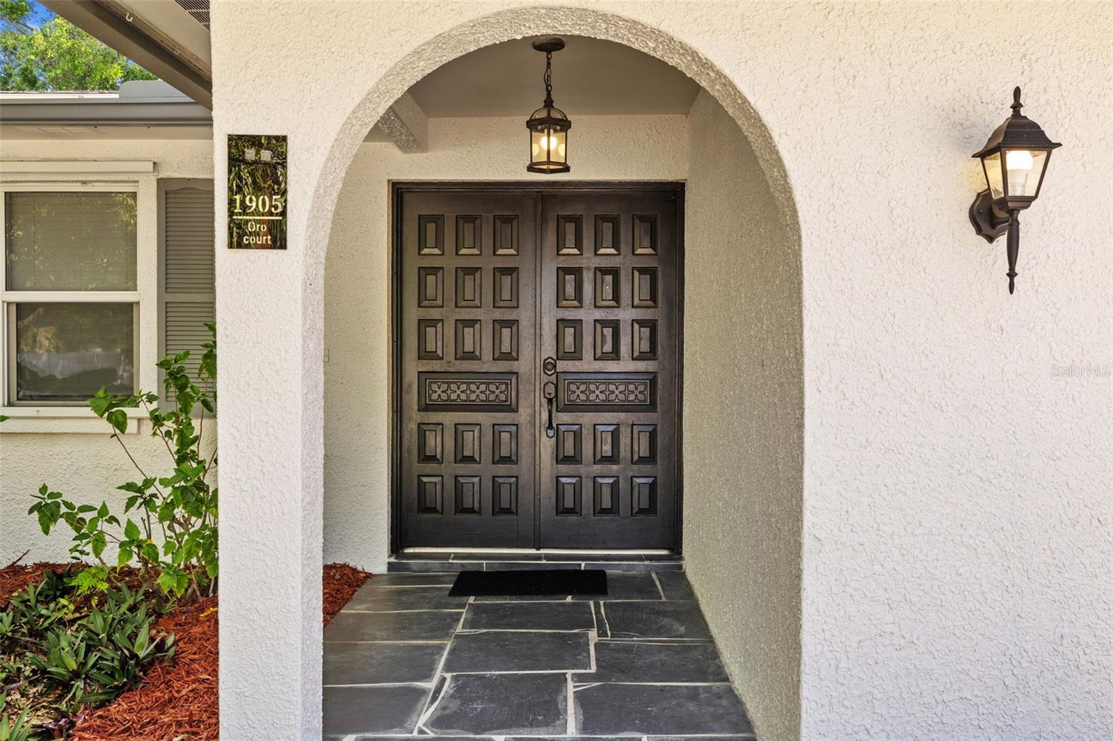 1905 ORO CT, CLEARWATER, FL — photo 2