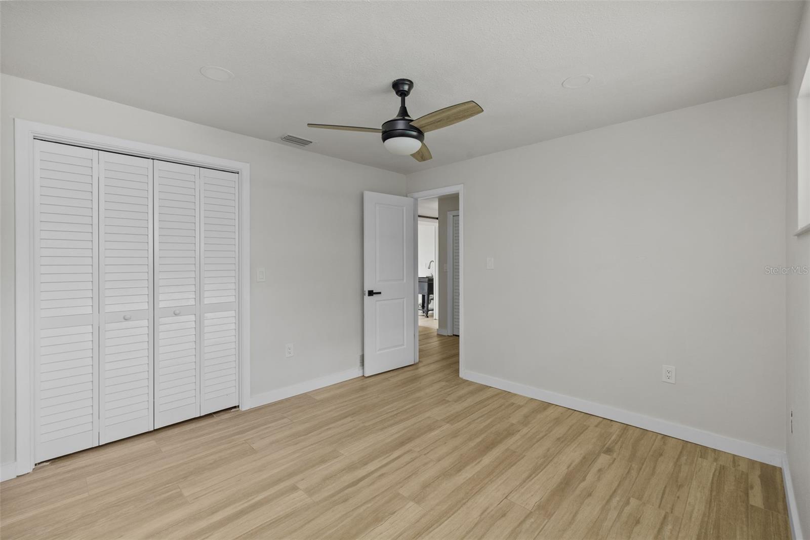 1905 ORO CT, CLEARWATER, FL — photo 6