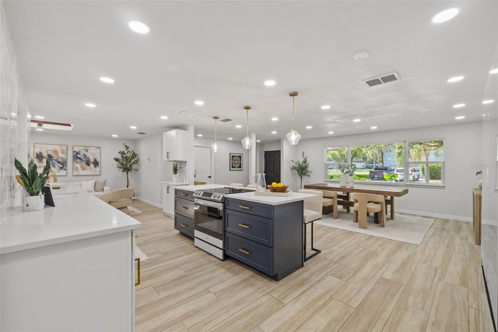 1905 ORO CT, CLEARWATER, FL — photo 10