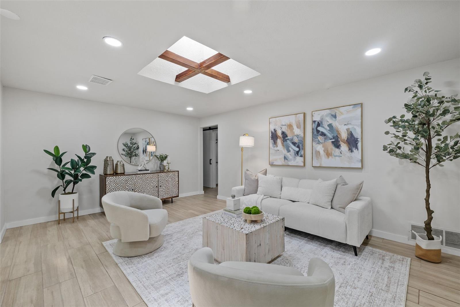 1905 ORO CT, CLEARWATER, FL — photo 13