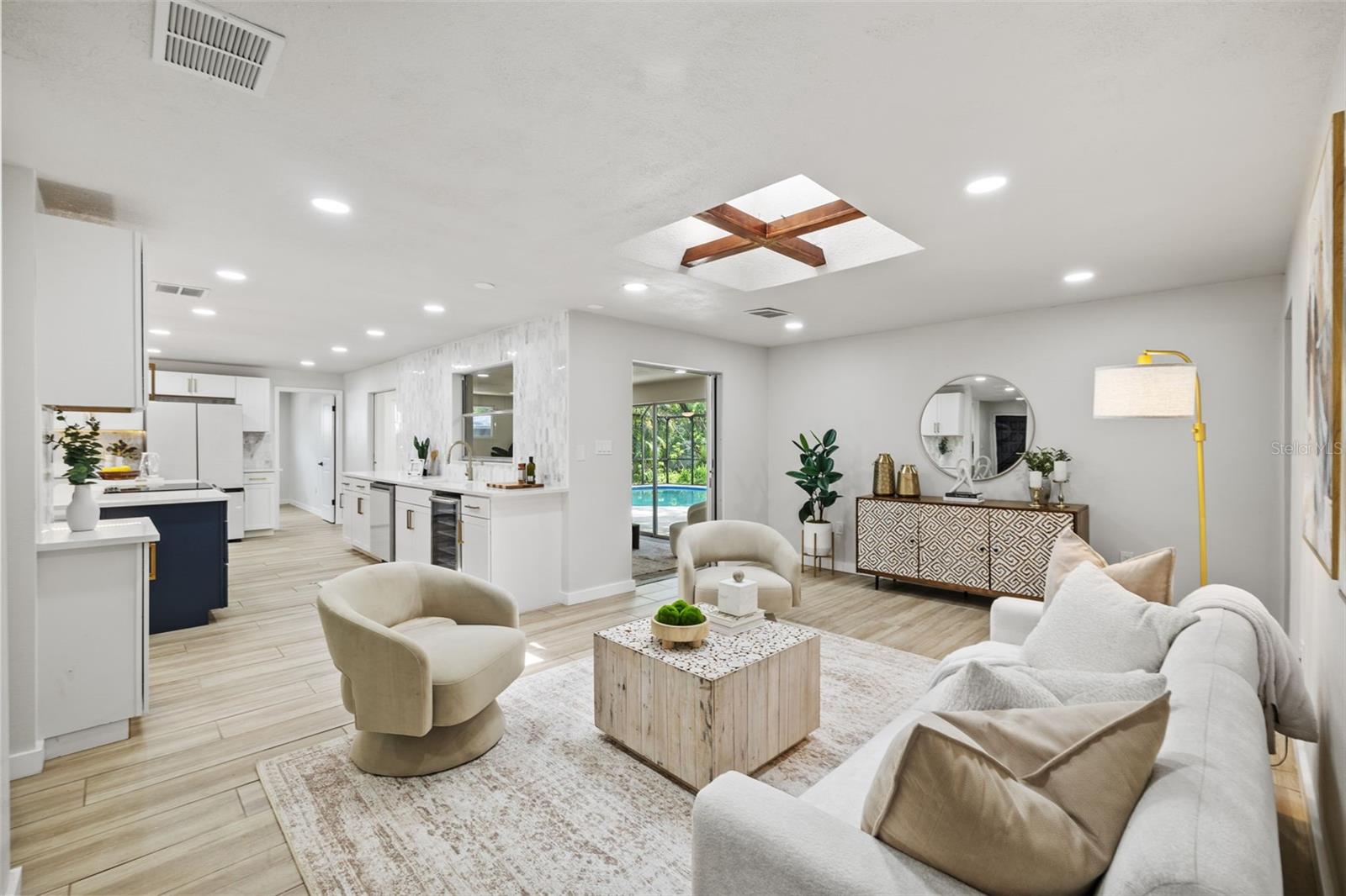 1905 ORO CT, CLEARWATER, FL — photo 15