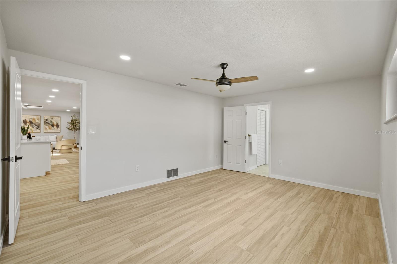 1905 ORO CT, CLEARWATER, FL — photo 17