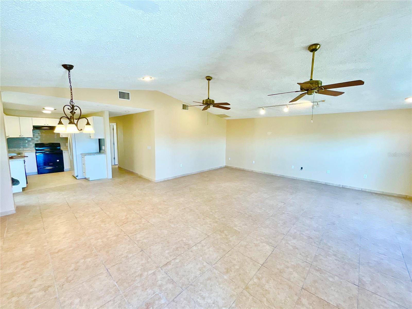 3127 CORONA DR, HOLIDAY, FL — photo 2