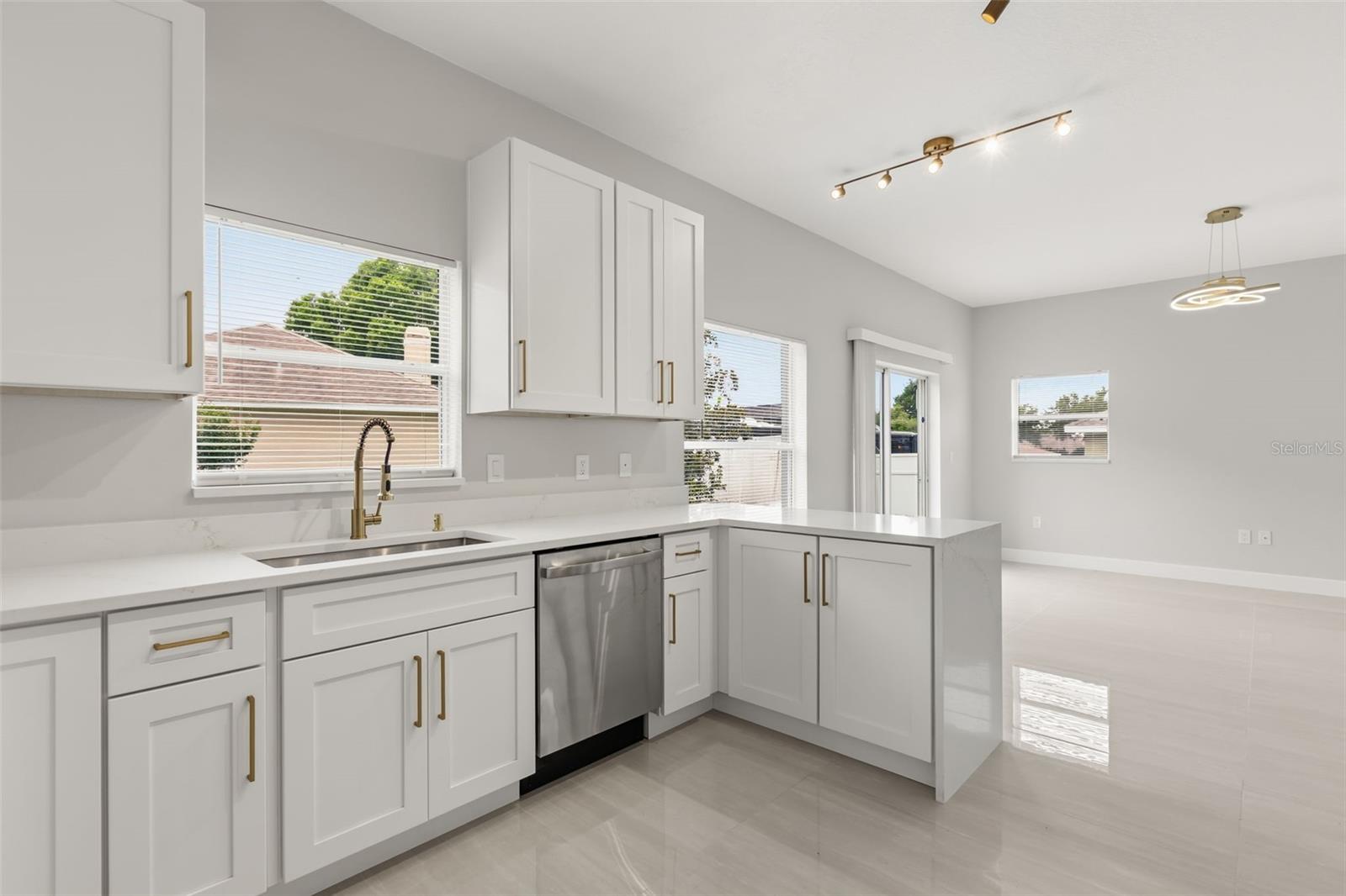 1005 CHASE DR, WINTER GARDEN, FL — photo 4