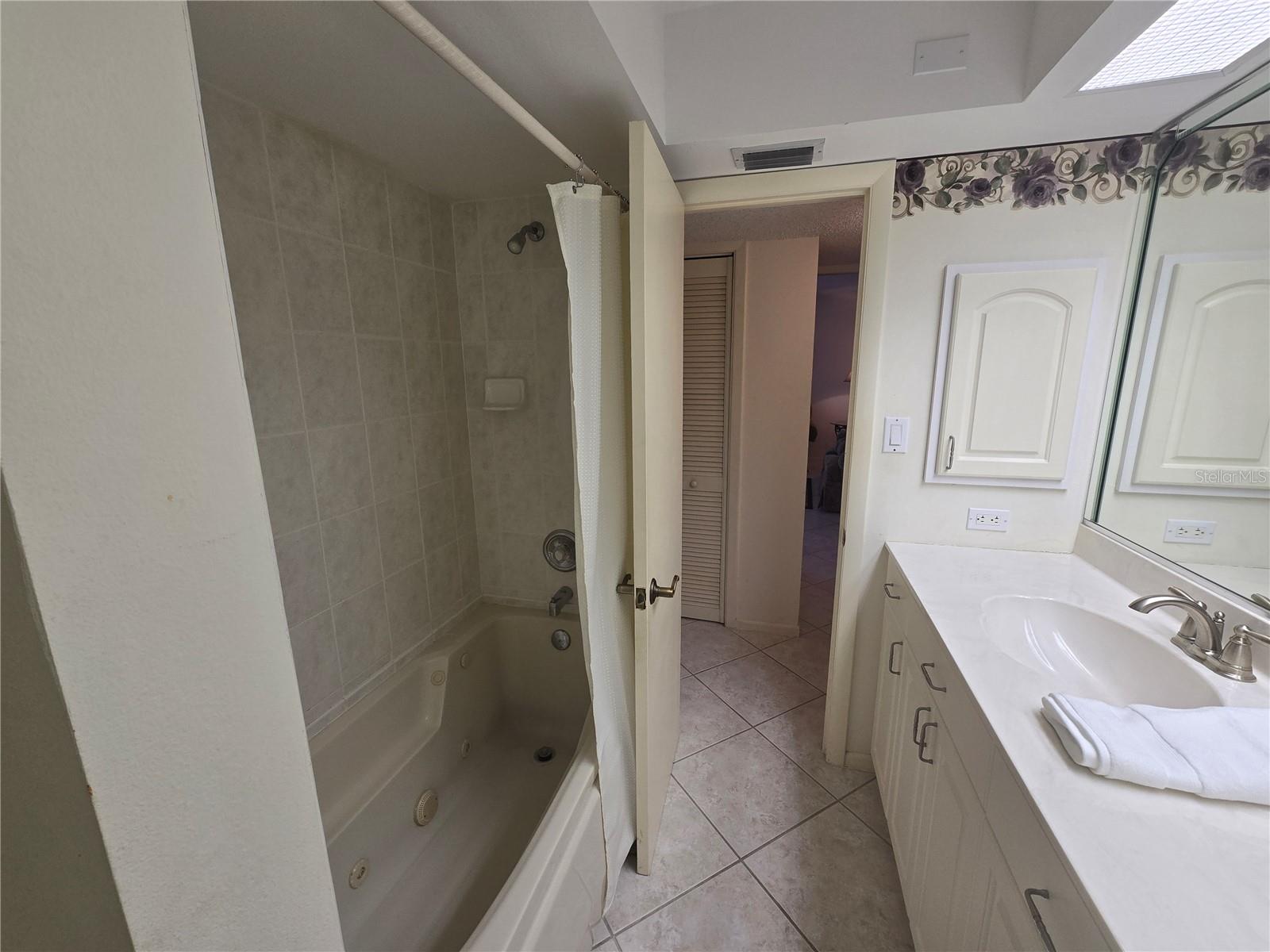 450 GULF OF MEXICO DR #303, LONGBOAT KEY, FL — photo 19