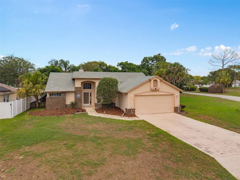 137 MADRONA DR, EUSTIS, FL