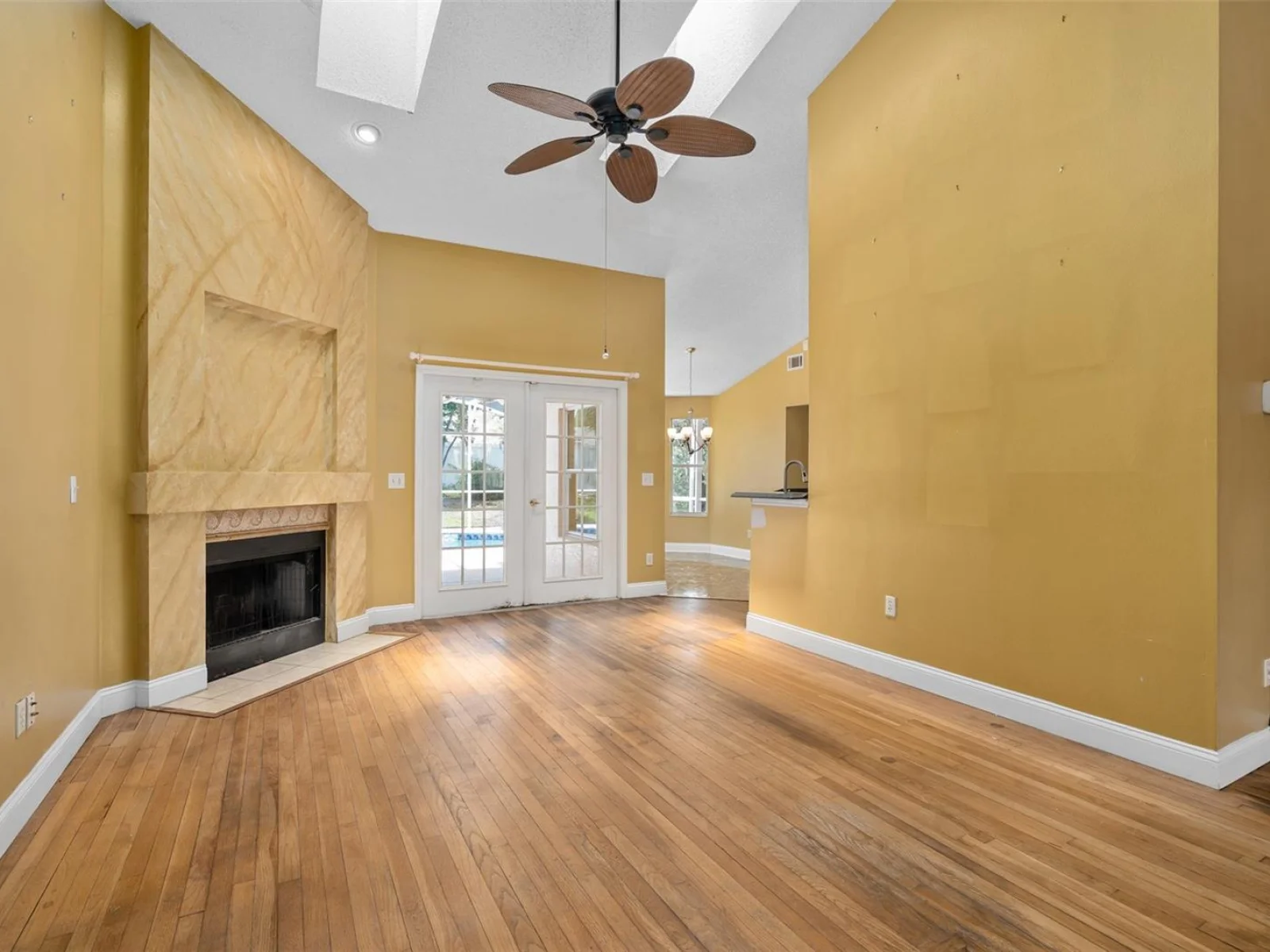 137 MADRONA DR, EUSTIS, FL — photo 3