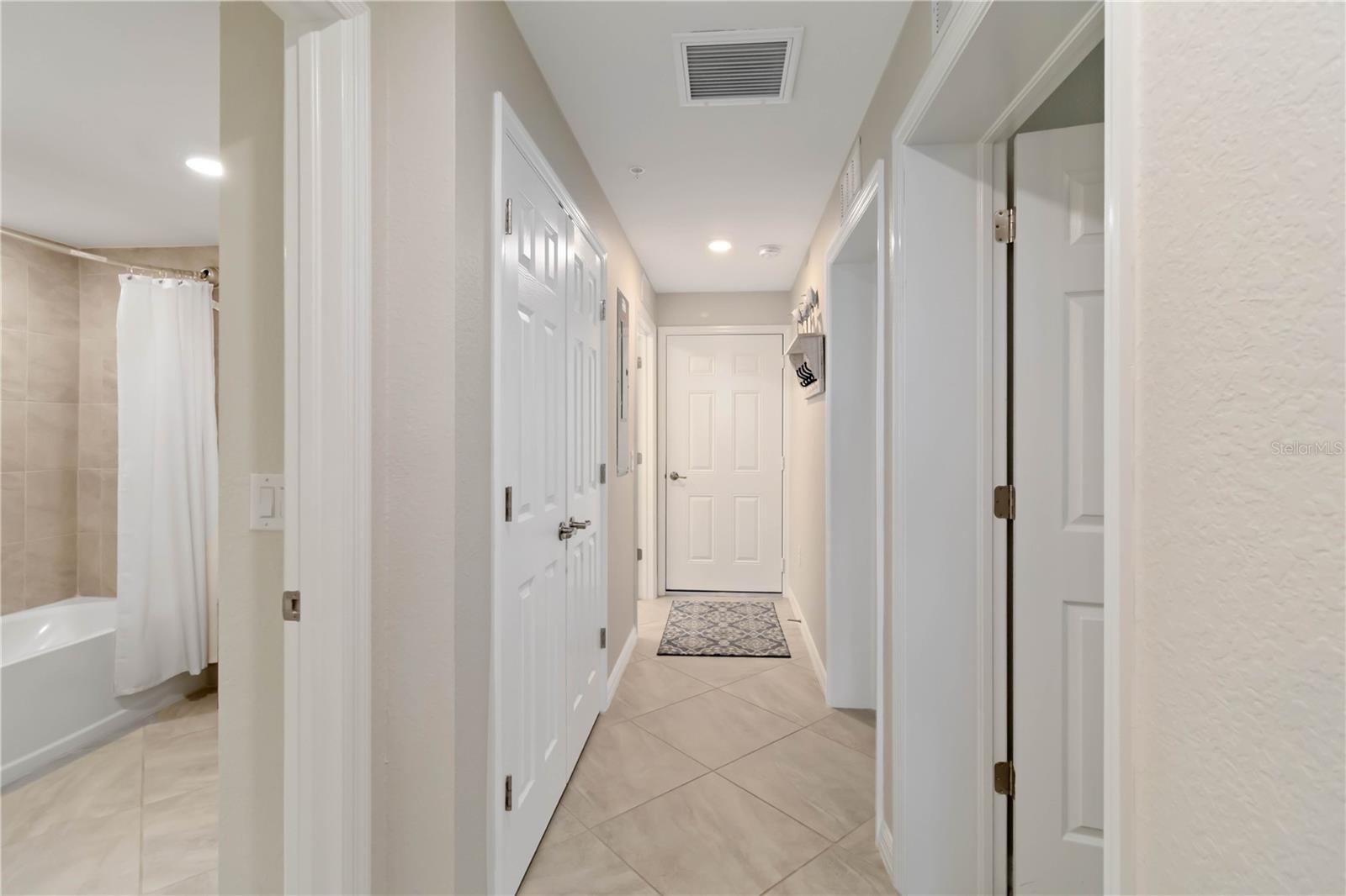 10805 TARFLOWER DR #101, VENICE, FL — photo 29