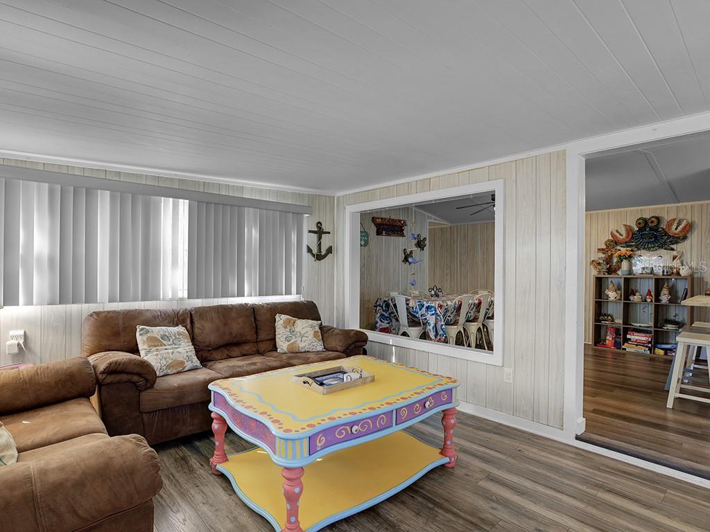 112 8TH ST NE, STEINHATCHEE, FL — photo 18