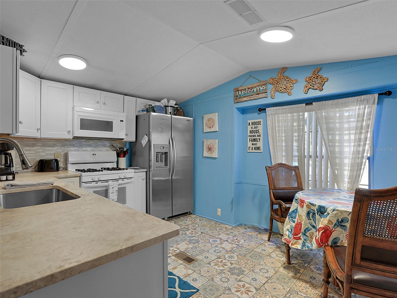 112 8TH ST NE, STEINHATCHEE, FL — photo 20