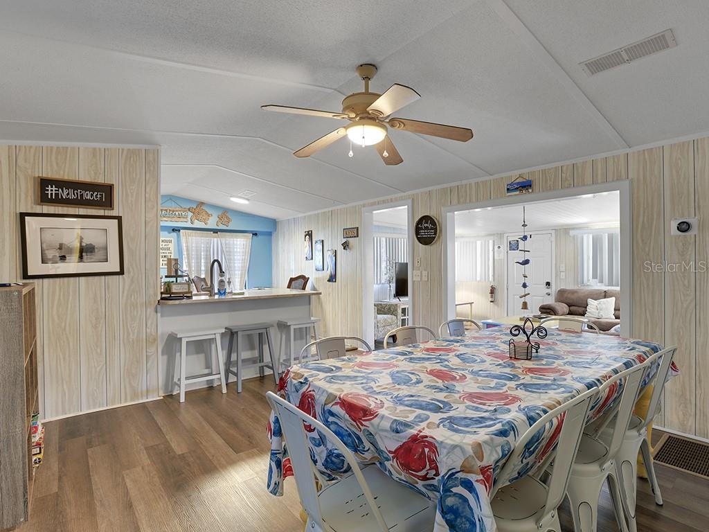 112 8TH ST NE, STEINHATCHEE, FL — photo 23