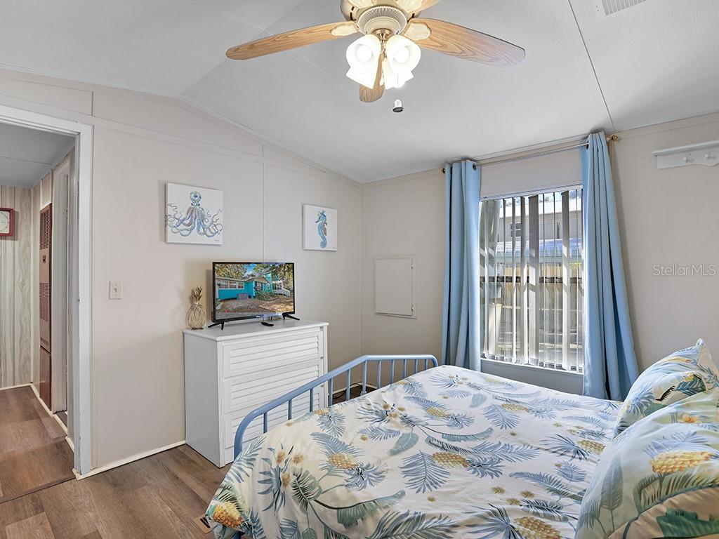 112 8TH ST NE, STEINHATCHEE, FL — photo 30