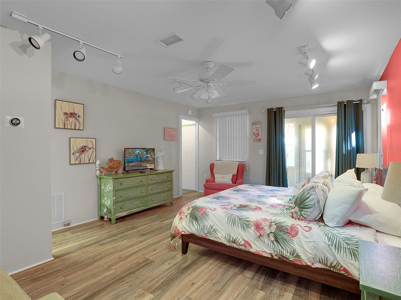 112 8TH ST NE, STEINHATCHEE, FL — photo 32