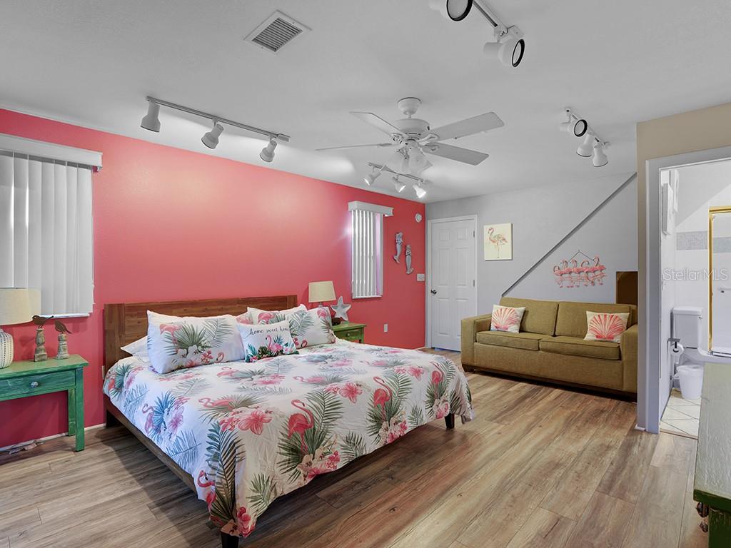 112 8TH ST NE, STEINHATCHEE, FL — photo 35
