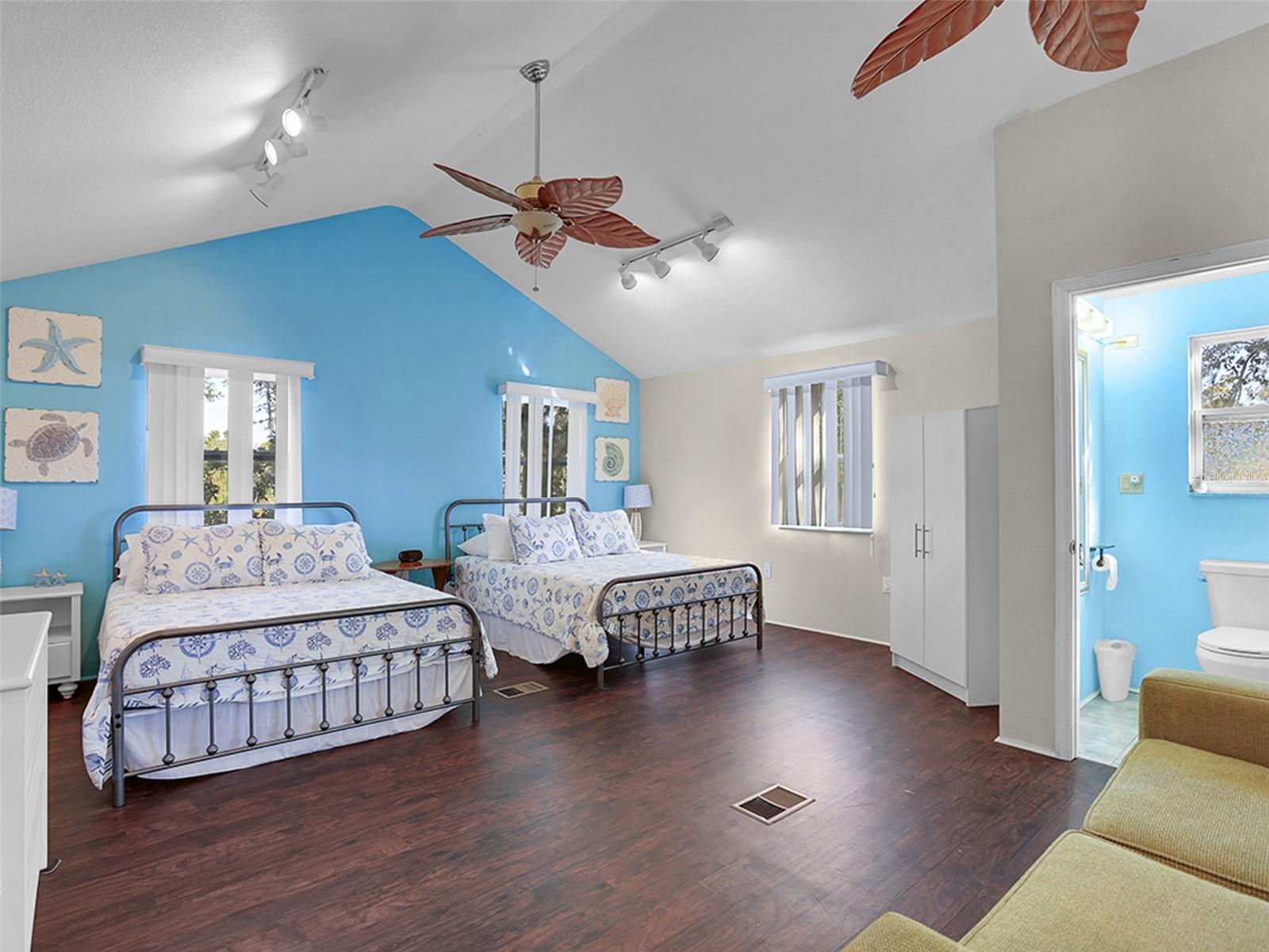 112 8TH ST NE, STEINHATCHEE, FL — photo 39