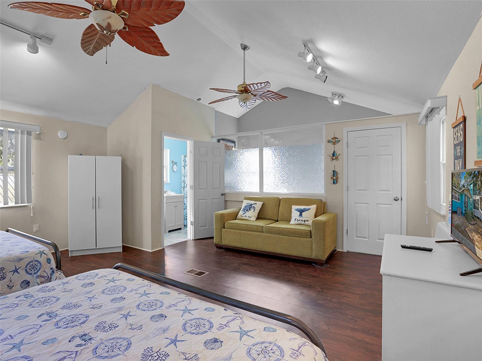 112 8TH ST NE, STEINHATCHEE, FL — photo 43