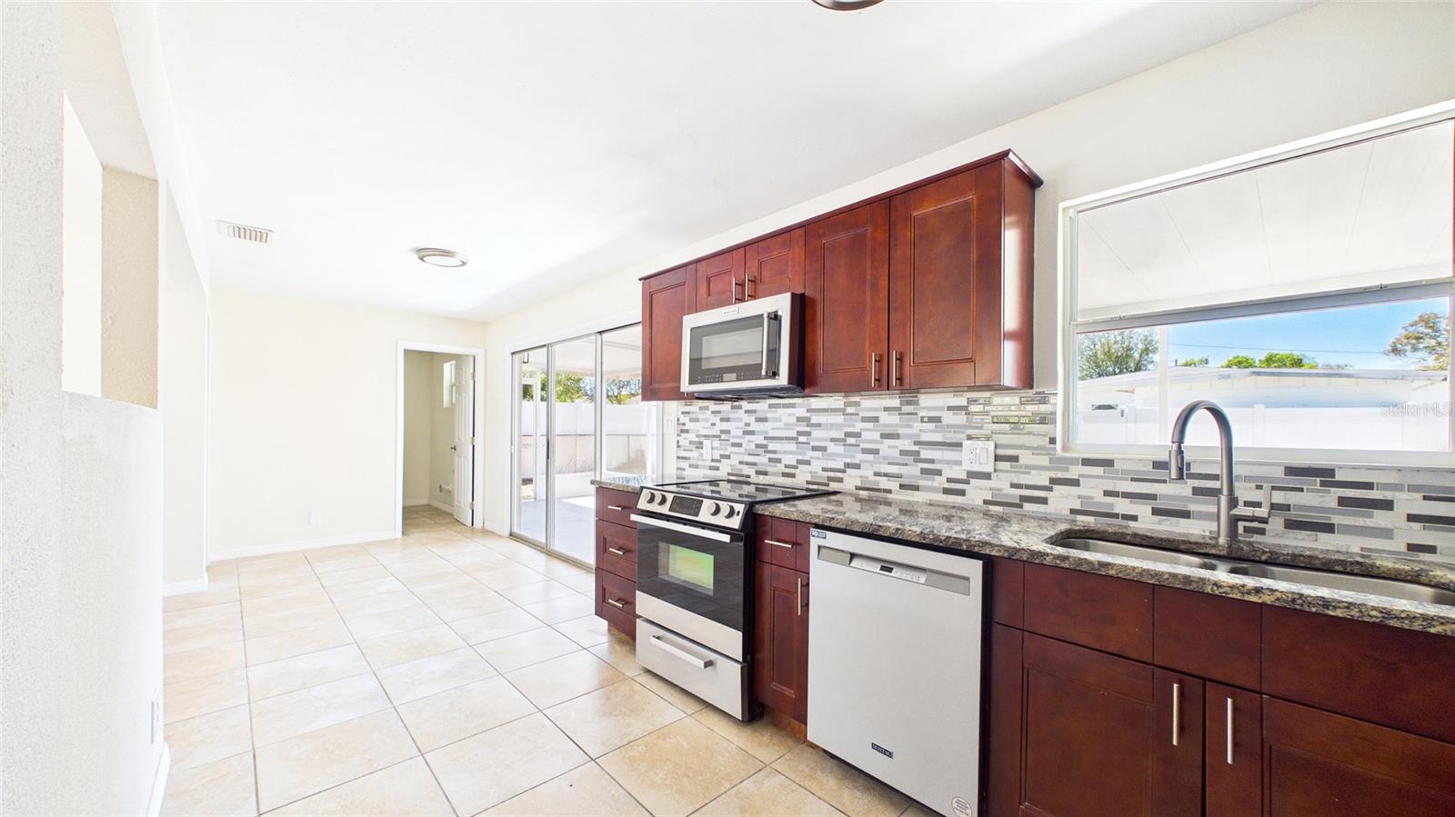 4418 W FAIRVIEW HTS, TAMPA, FL — photo 10