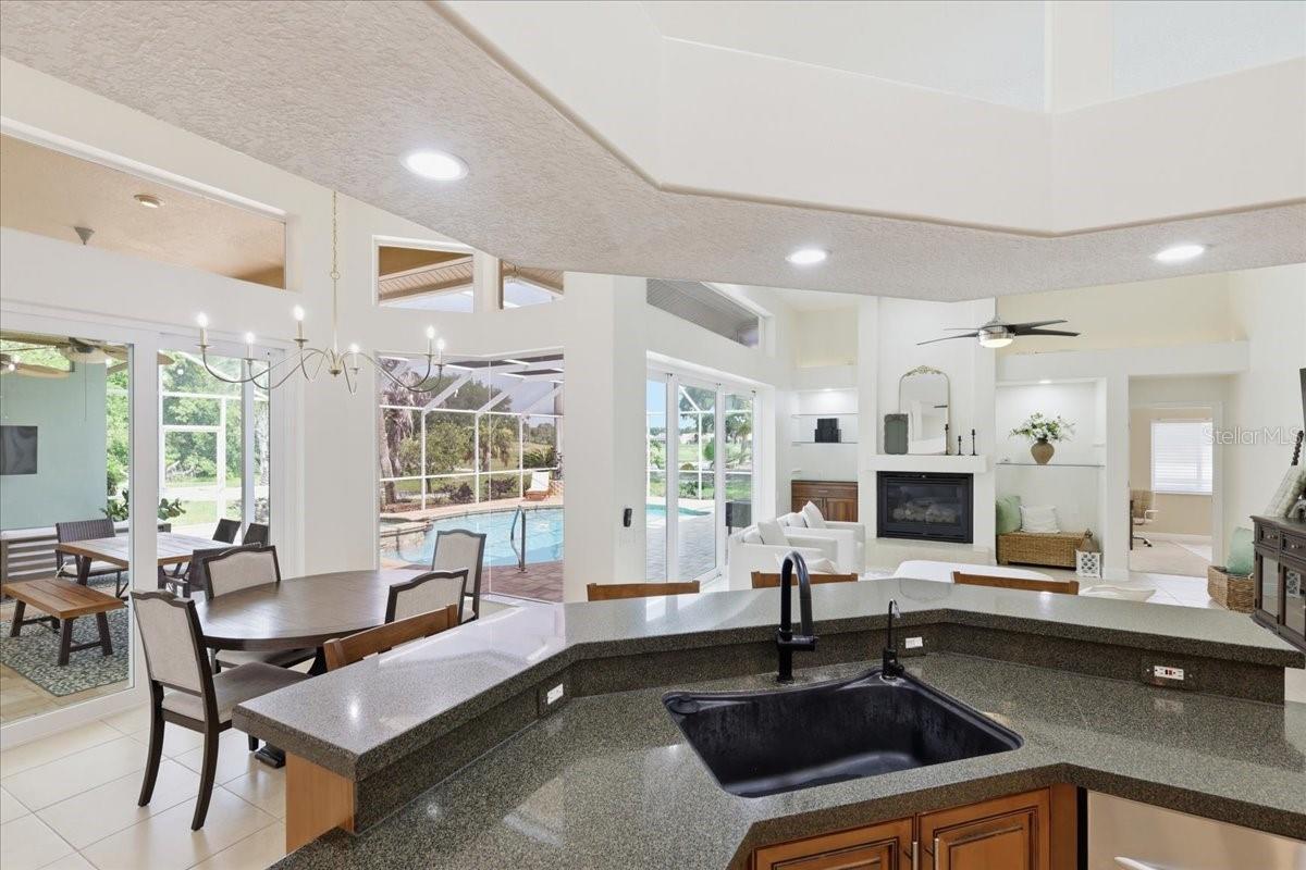 9161 SOUTHERN COMFORT CT, WEEKI WACHEE, FL — photo 17