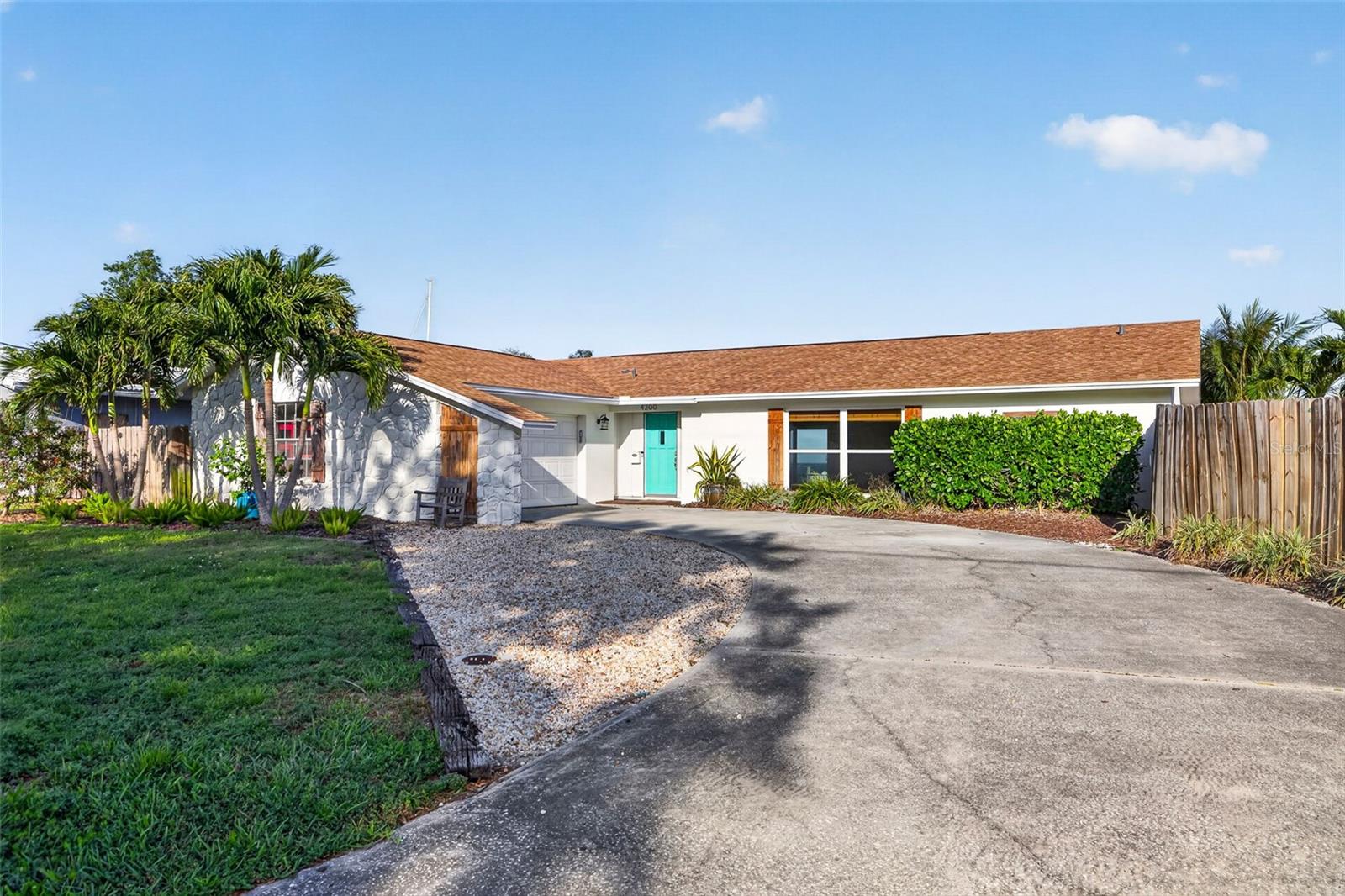 4200 BEACH DR SE, ST PETERSBURG, FL — photo 2