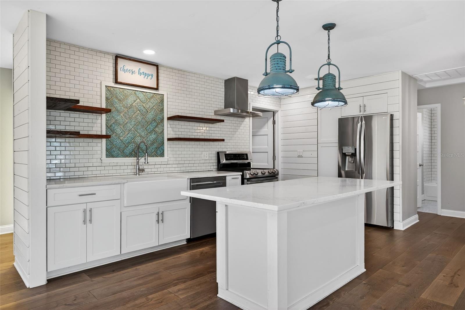 4200 BEACH DR SE, ST PETERSBURG, FL — photo 4