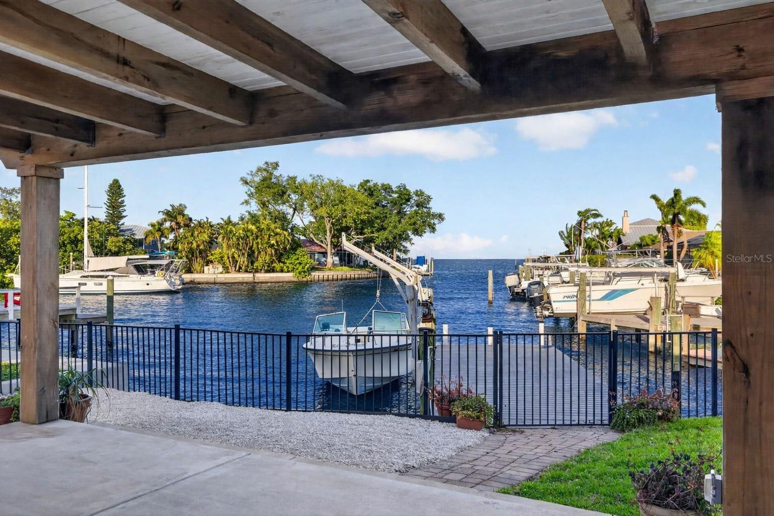 4200 BEACH DR SE, ST PETERSBURG, FL — photo 14