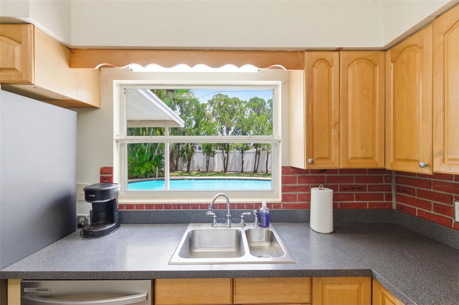 10651 125TH AVE, LARGO, FL — photo 3