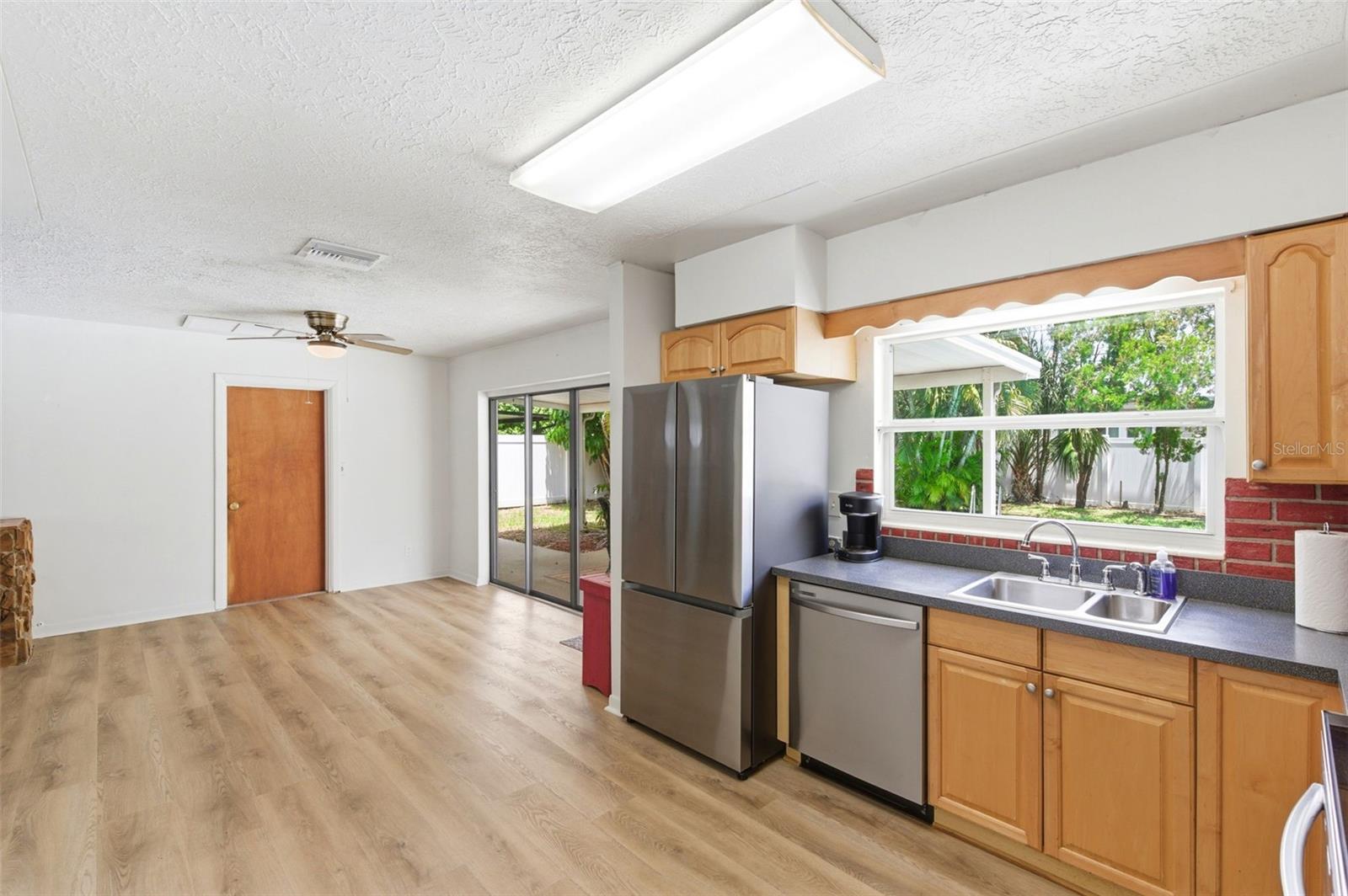 10651 125TH AVE, LARGO, FL — photo 4