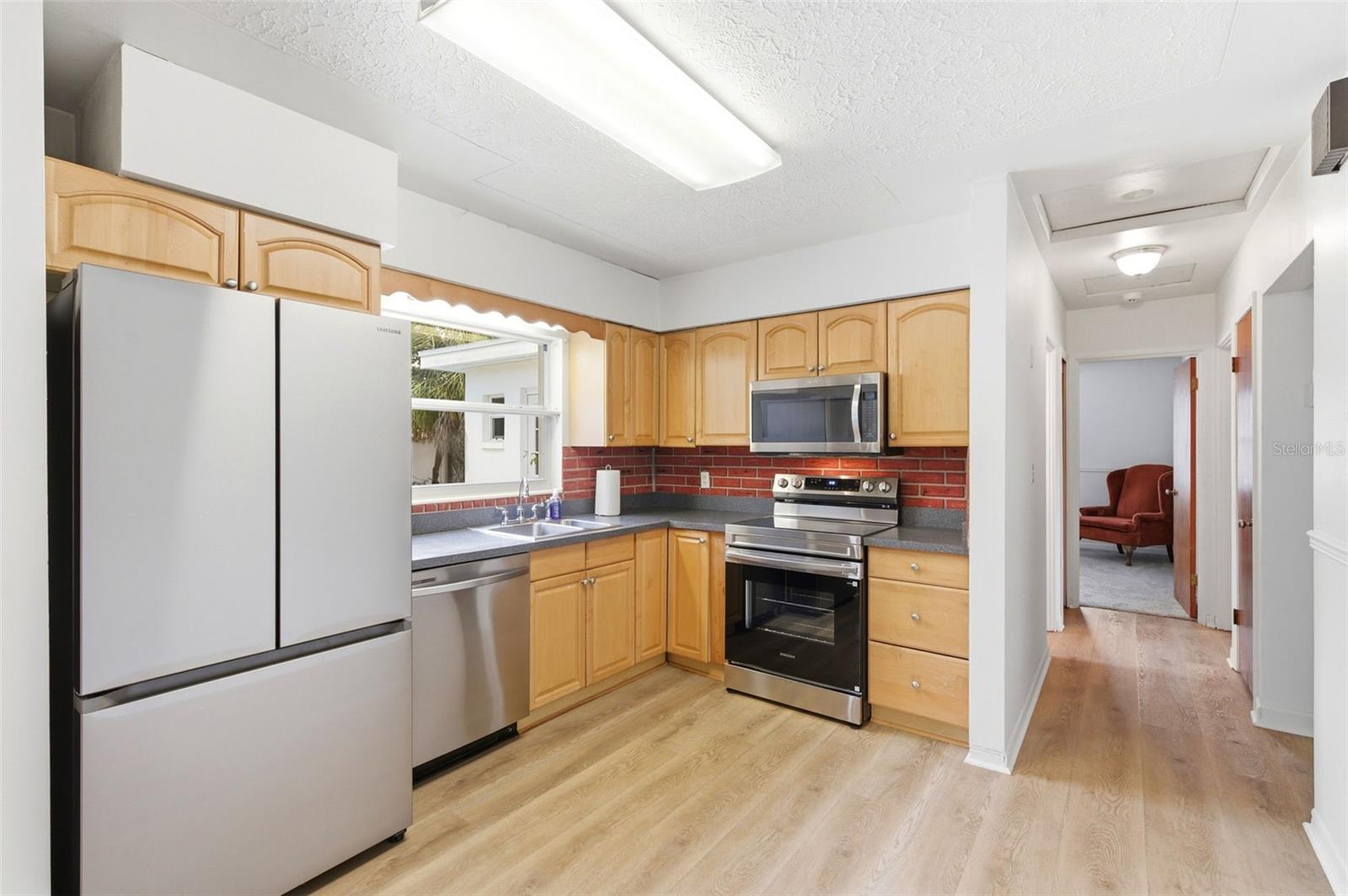 10651 125TH AVE, LARGO, FL — photo 16