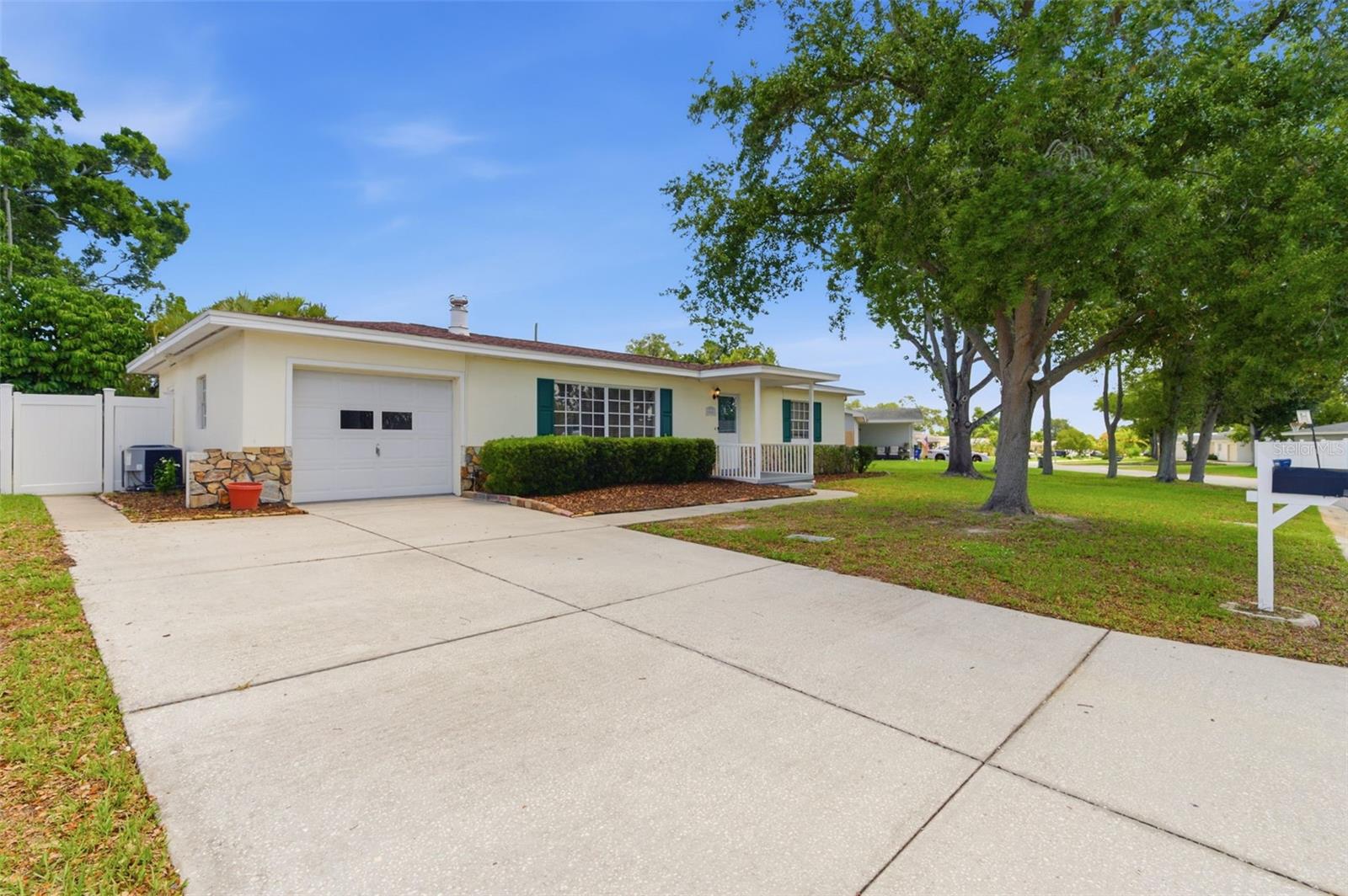 10651 125TH AVE, LARGO, FL — photo 63