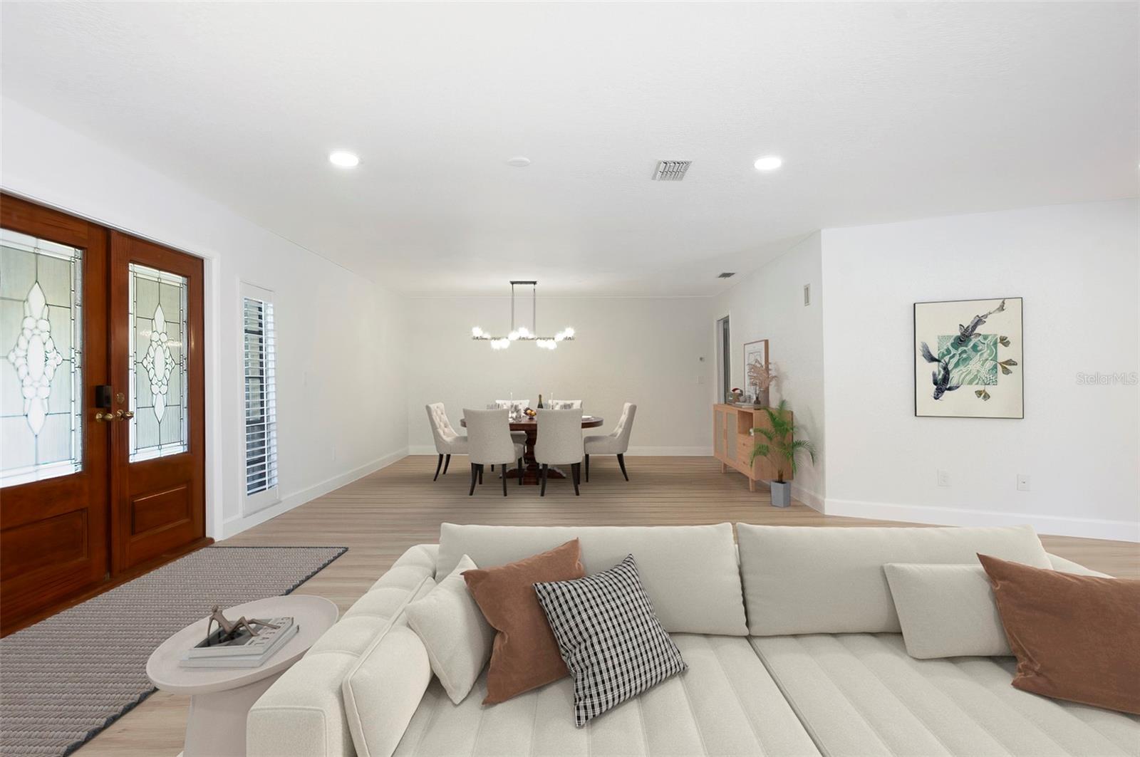 3119 HYDE PARK DR, CLEARWATER, FL — photo 2