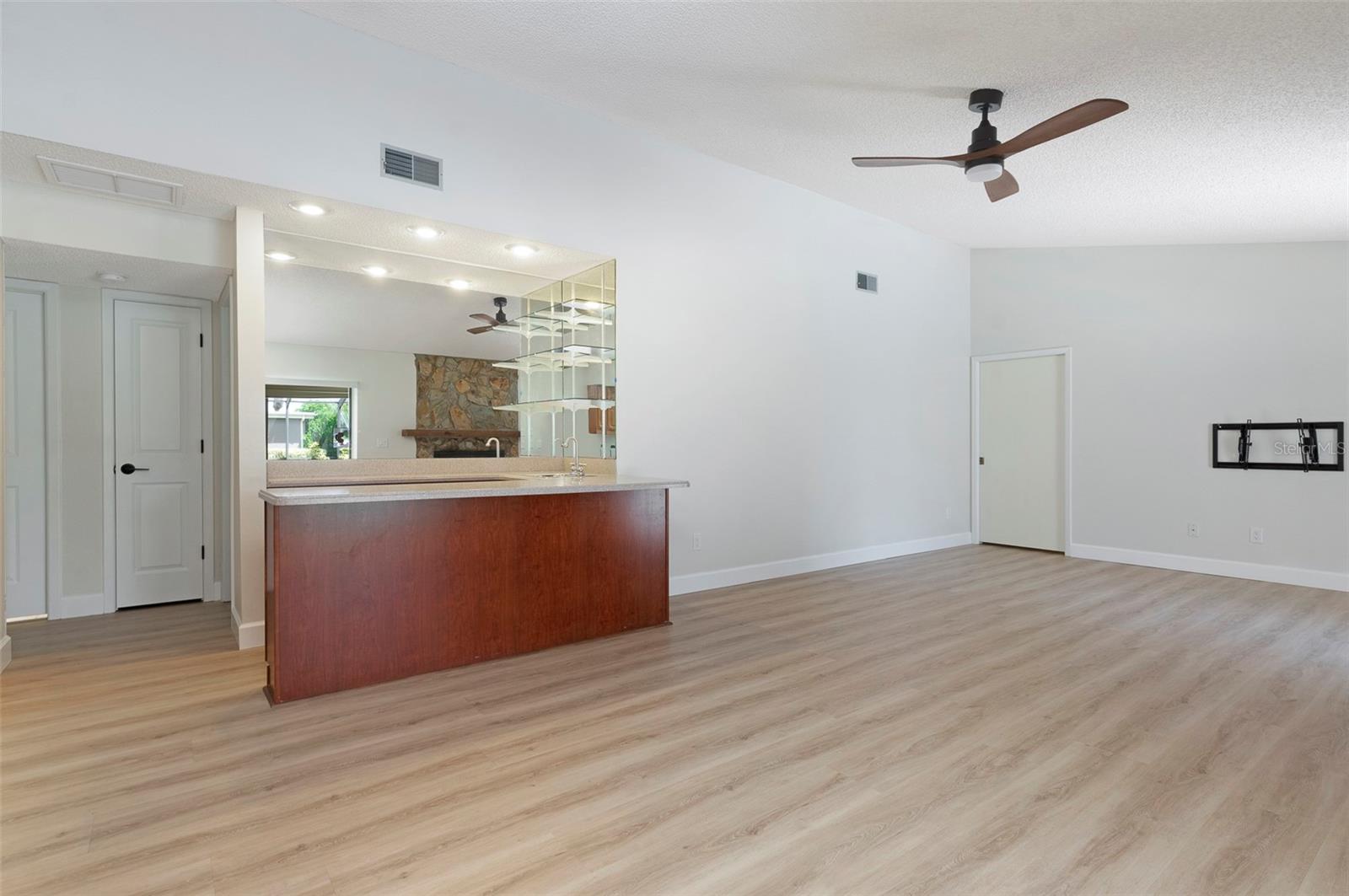 3119 HYDE PARK DR, CLEARWATER, FL — photo 20
