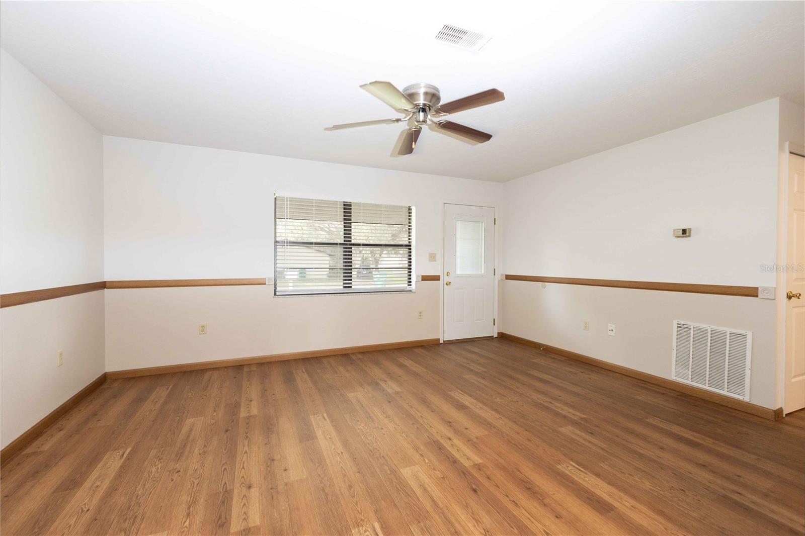 301 CURRY ST, WILDWOOD, FL — photo 3