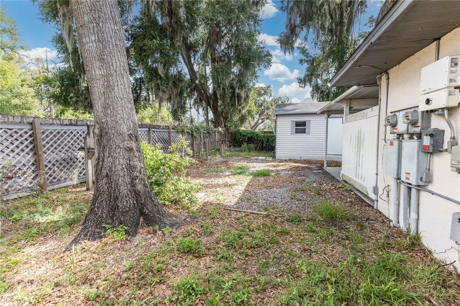301 CURRY ST, WILDWOOD, FL — photo 17