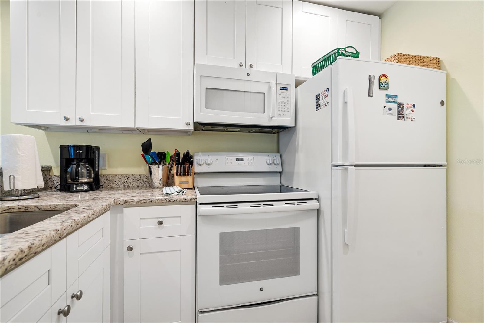 230 MEDALLION BLVD #E, MADEIRA BEACH, FL — photo 11
